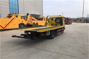 新津非事故拖车